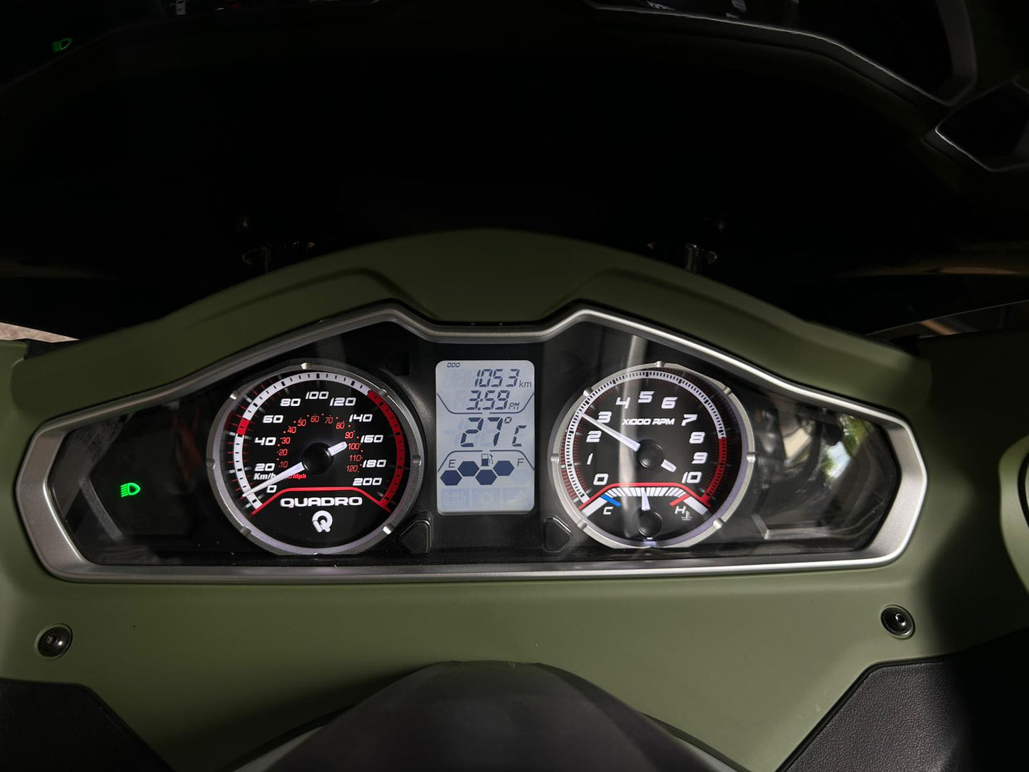 QV3 | 2022 | 1.053 KM |