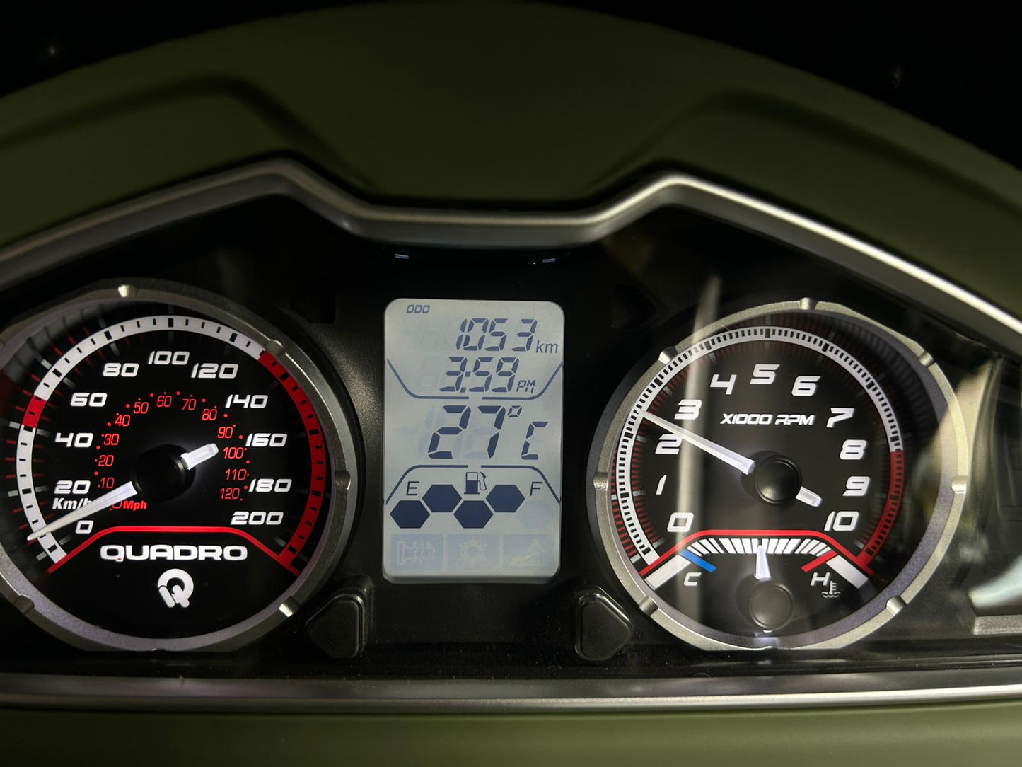 QV3 | 2022 | 1.053 KM |