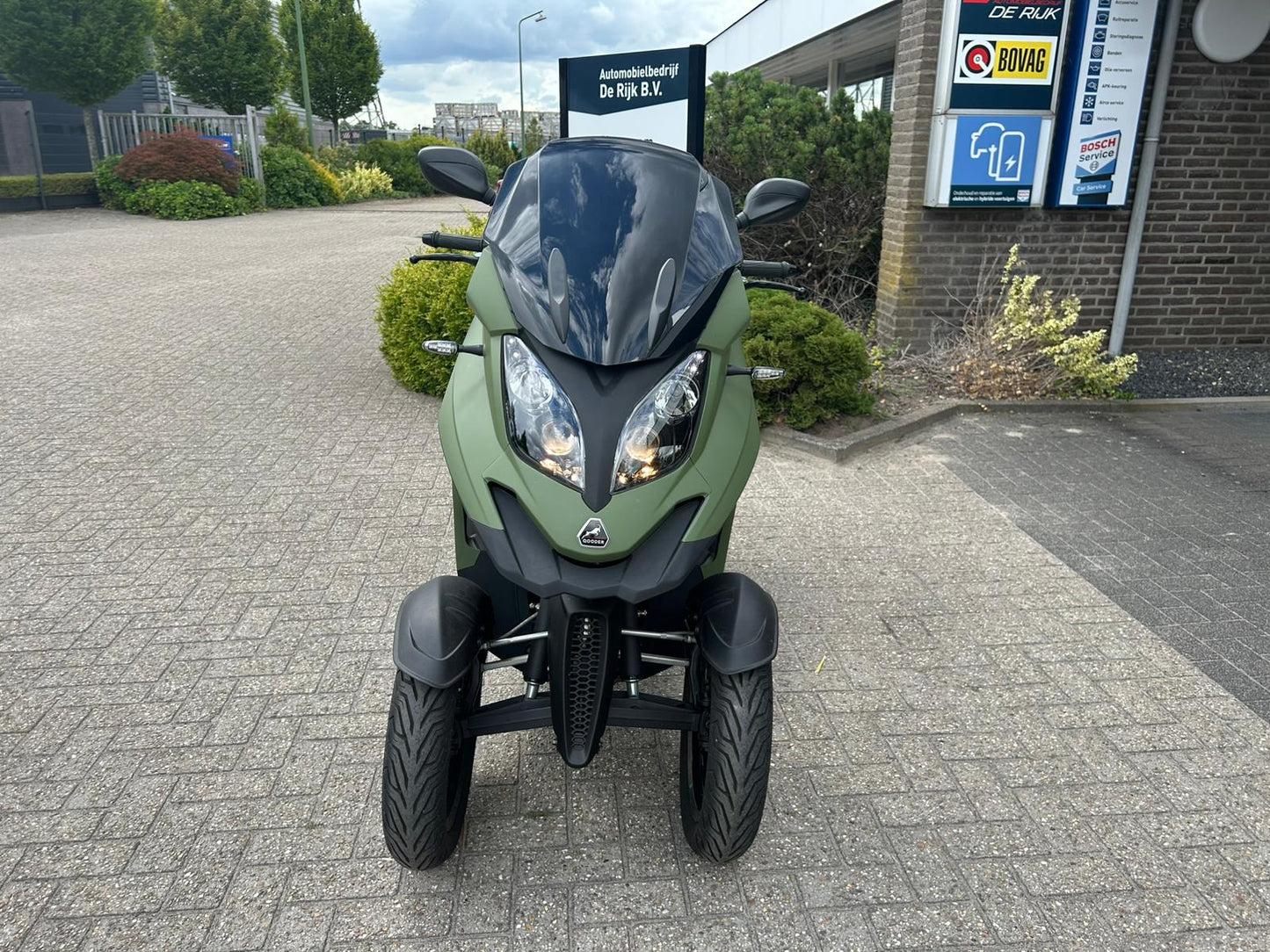 QV3 | 2022 | 1.053 KM |