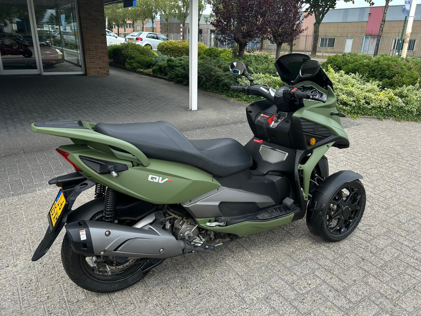 QV3 | 2022 | 1.053 KM |