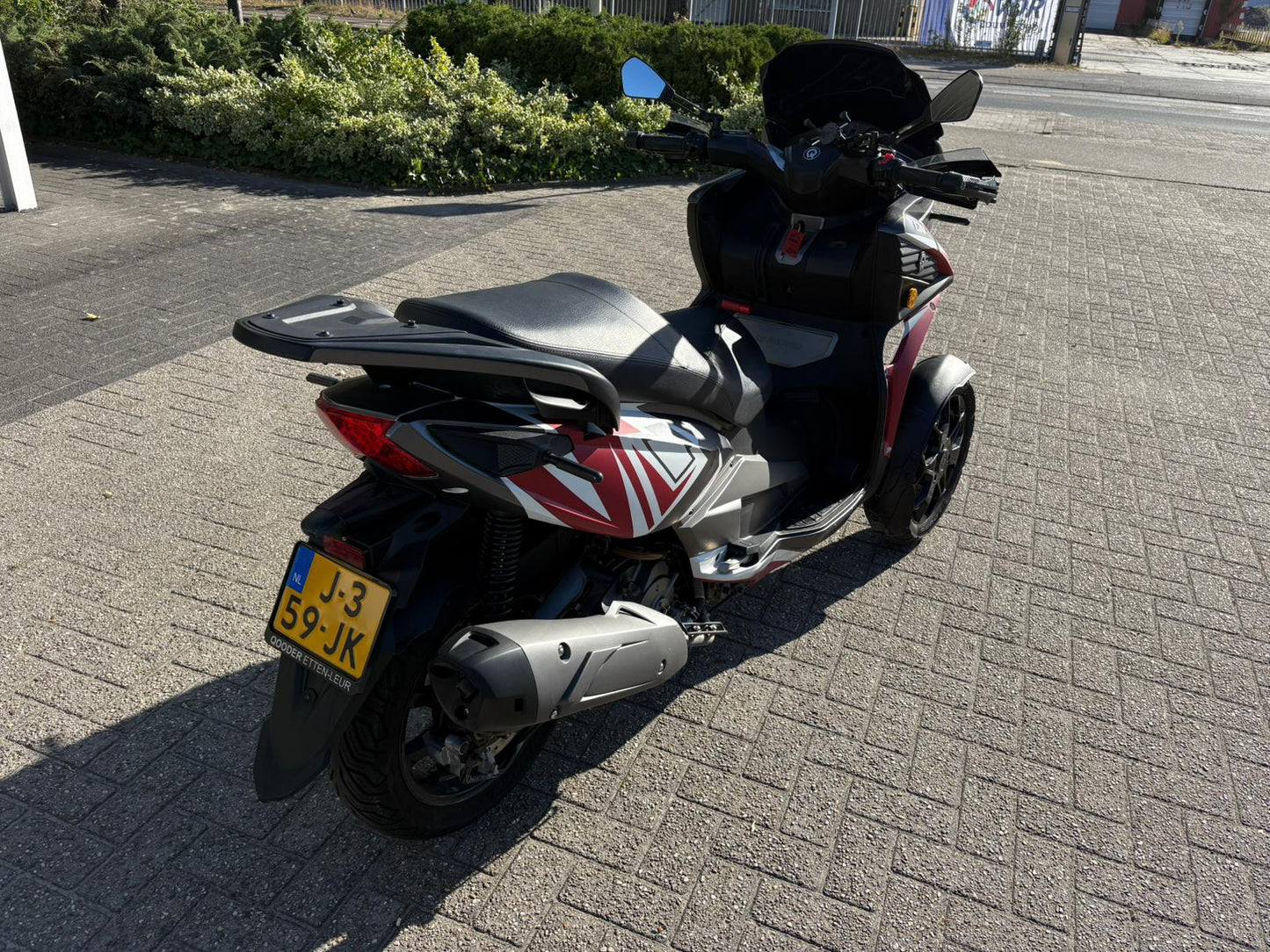 QV3 | 2020 | 6.529 KM |